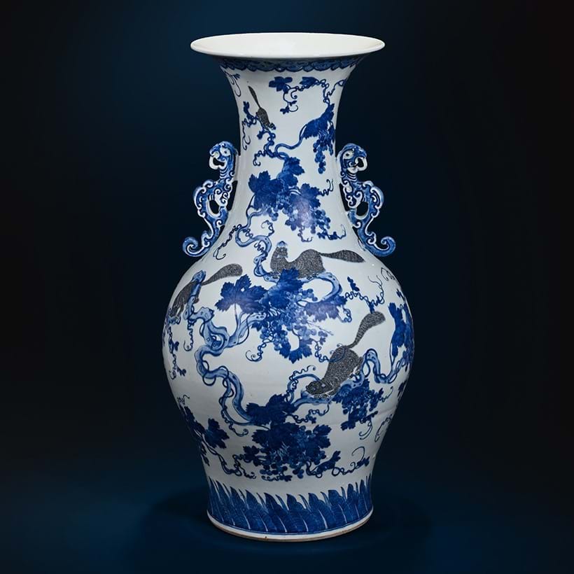 Inline Image - Lot 216: A large Chinese underglaze blue and copper red twin handled vase, Qianlong (1736-1795) | Est. £8,000-12,000 (+ fees)