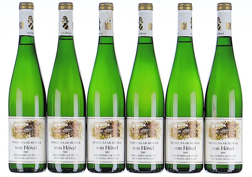 Inline Image - Lot 579: 2005 von Hovel, Oberemmeler Hutte Riesling Spatlese, Mosel, OCC, 12 x 75cl | Est. £140-200 (+ fees)