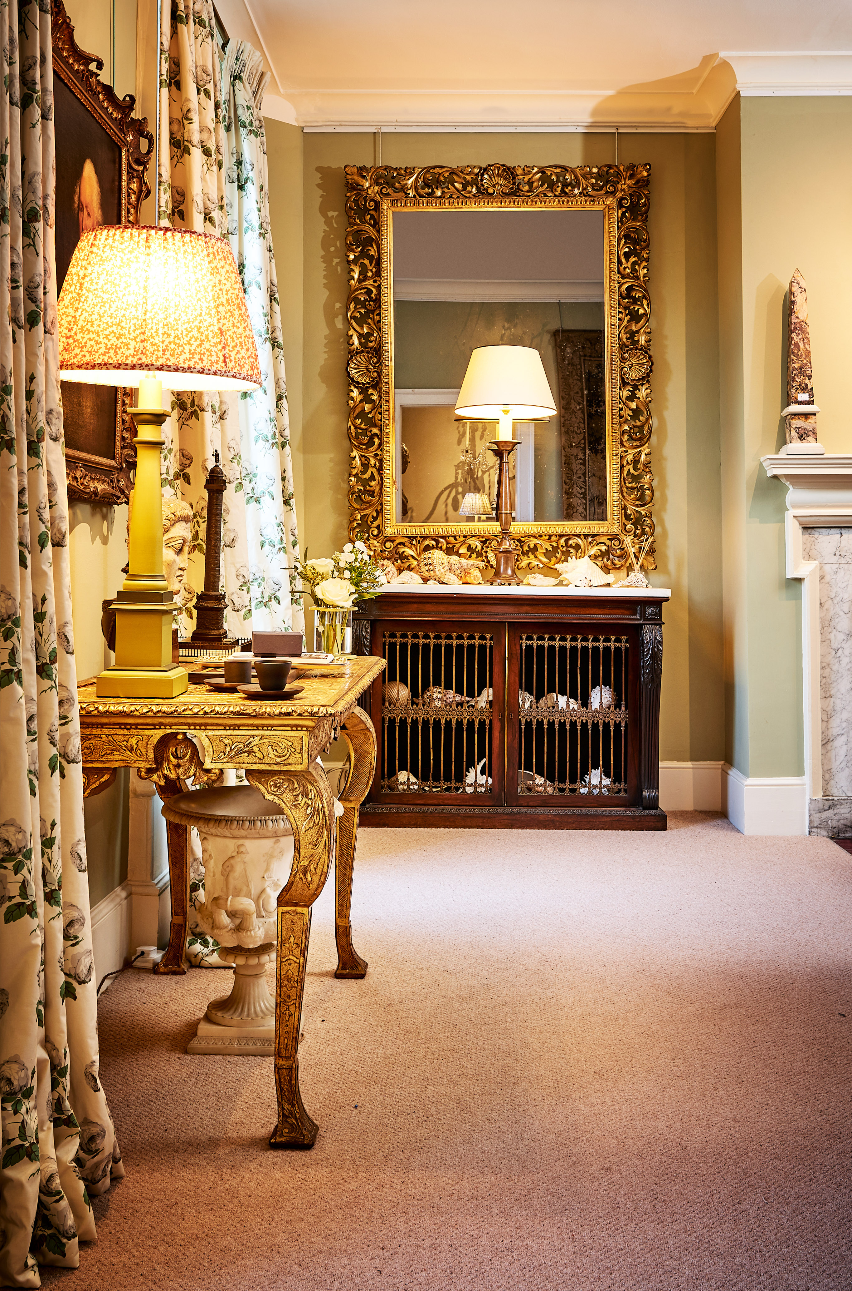 Inline Image - Donnington Priory | Designed by Daniel Slowik of Sibyl Colefax & John Fowler | Image courtesy of Roger Wooldridge