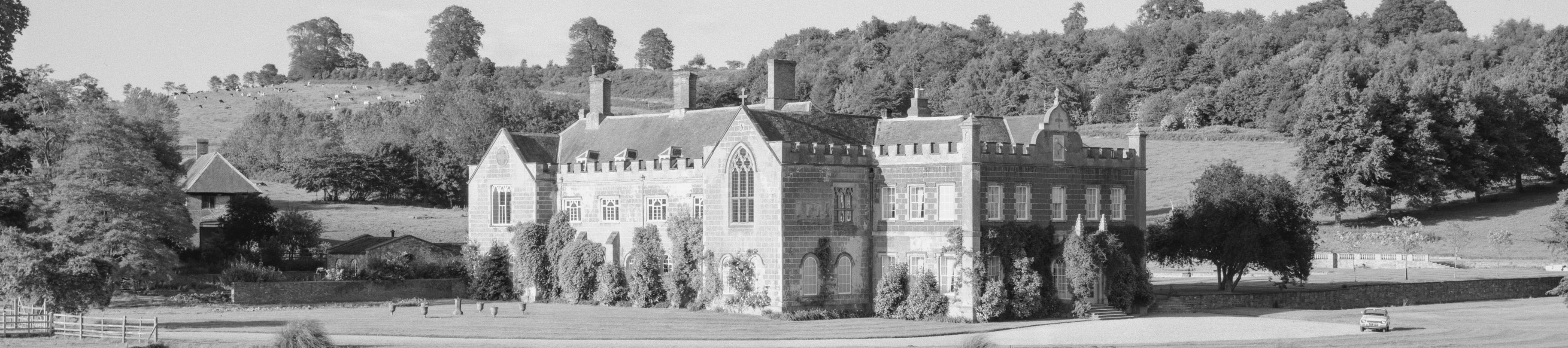 The Collection formerly from Flaxley Abbey: An Oliver Messel Commission | 3 October 2022